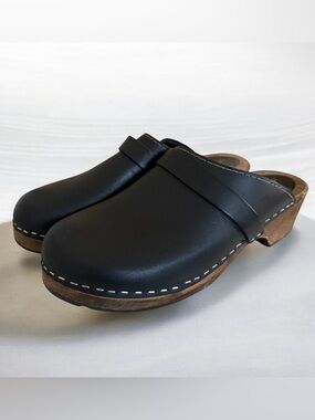 Lotta Swedish Black Leather Slip On Clogs Women’s Size 39